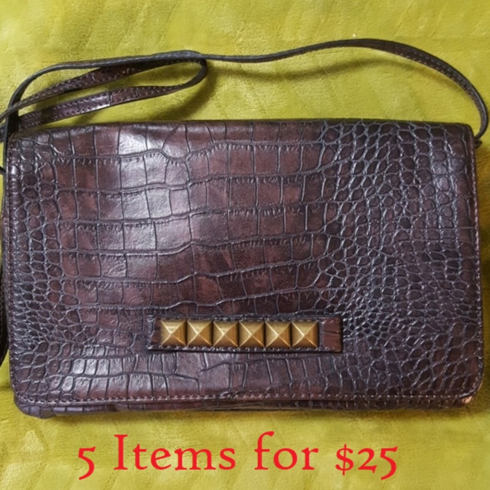 Small Brown Croc Clutch